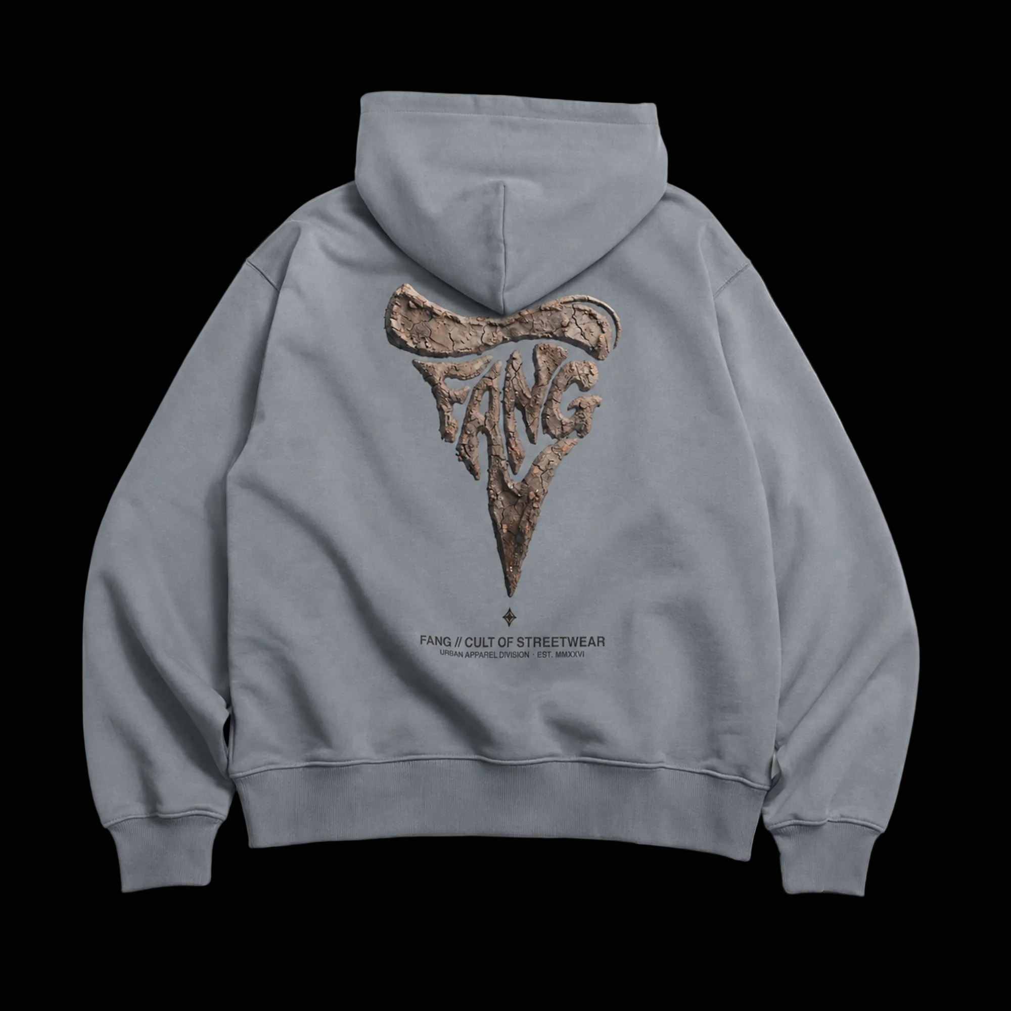 Sudadera gris con capucha de algodón 100% de 400gsm, con el isotipo en la espalda de fang con textura de barro cuarteado.